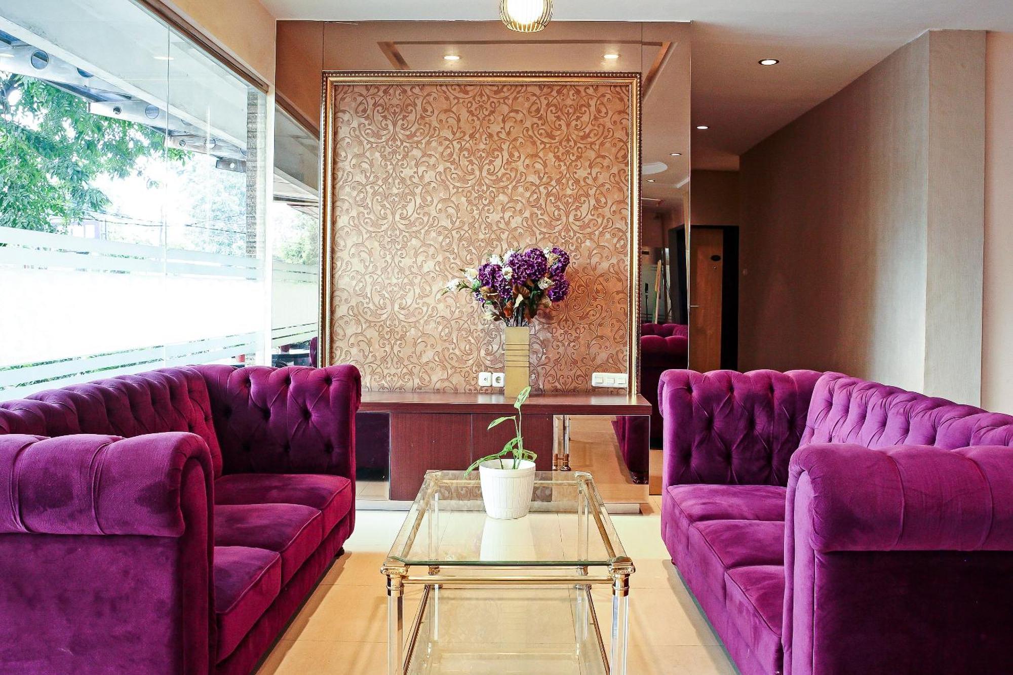 Oyo 1009 Hotel Bumi Malaya Медан Экстерьер фото
